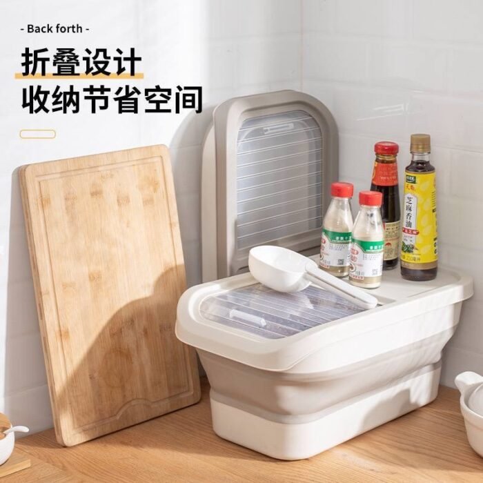 COLLAPSIBLE SILICON FOOD STORAGE BUCKET WITH MEASURING CUP(9KG)
Free your foodstuff from insect and roaches - Image 3