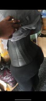 ORIGINAL QUALITY BREATHABLE LATEX HOUR GLASS SHAPE 25 STEEL BONEThe work of 25 steel bone is not only to control and burn tummy fat but also help you Shape your waist line giving you that hour glass shape and perfect figure - Image 3