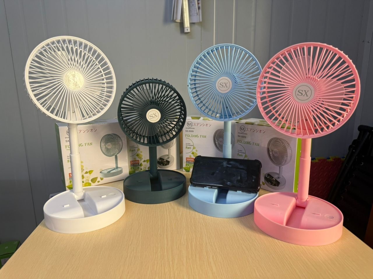 02125286-a0e9-4eea-b2fc-1a908a8aa558 RECHARGEABLE ADJUSTABLE LENGTH FAN(5009)••Random color selection - Image 1