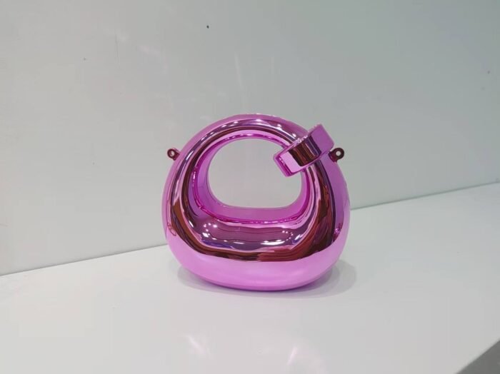 QUALITY FASHION CLASSY PURSE DESIGN 2It’s a micro mini fashion purse o,for those asking if it can contain phone 🧐🧐 - Image 8
