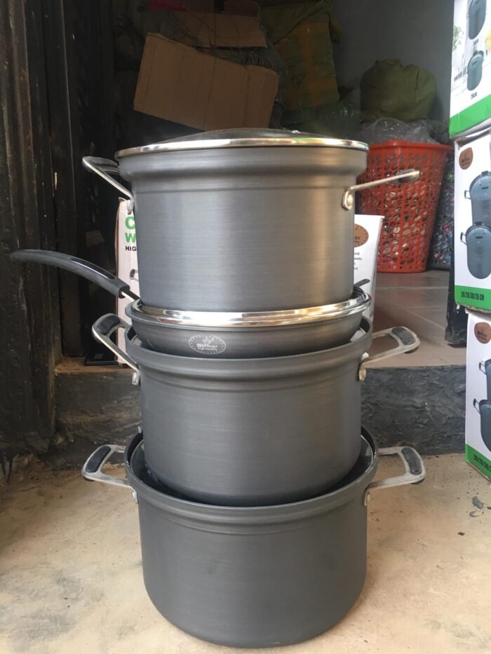 HOFFNER HIGH QUALITY DURABLE ALUMINIUM  HARD ANODIZED NON STICK EFFECT STOCK POT SIZE 26,28&30CM FRYPAN 26CM (0403THE POT IS VERY HEAVY AND THICK📌📌They even write 25yr warranty😂😂 - Image 3