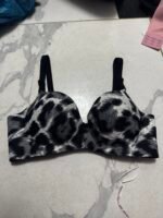 QUALITY SEAMLESS NO IRON BRA SIZE 42(Random selection) - Image 6