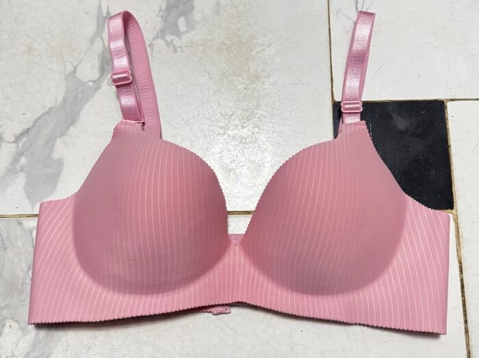 QUALITY SEAMLESS NO IRON BRA SIZE 42(Random selection) - Image 3