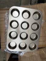 12 HOLES ALUMINUM NONSTICK MUFFIN/CAKE PAN - Image 3