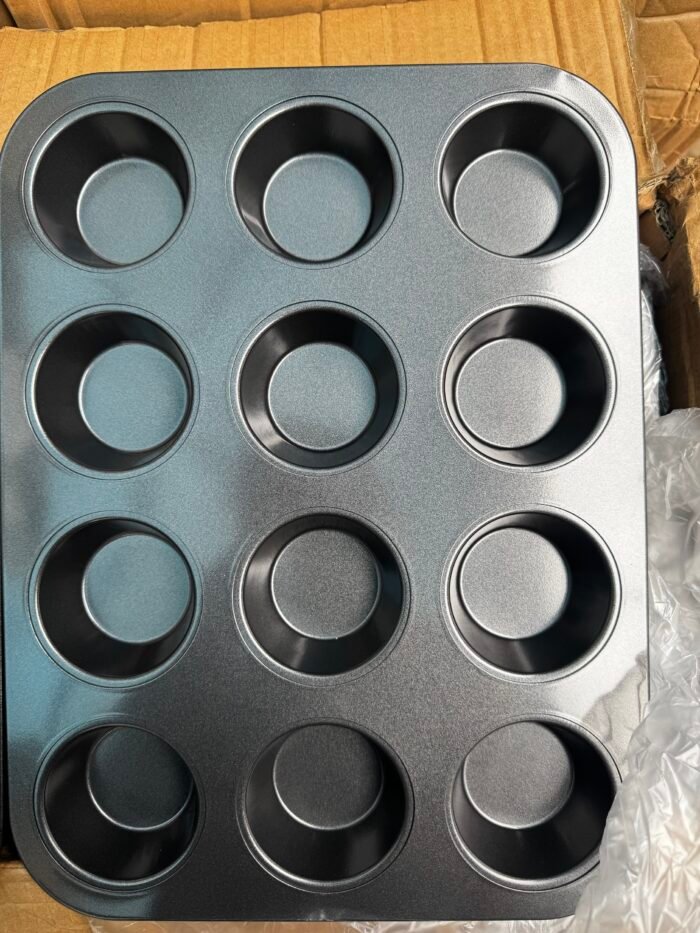 12 HOLES ALUMINUM NONSTICK MUFFIN/CAKE PAN - Image 2