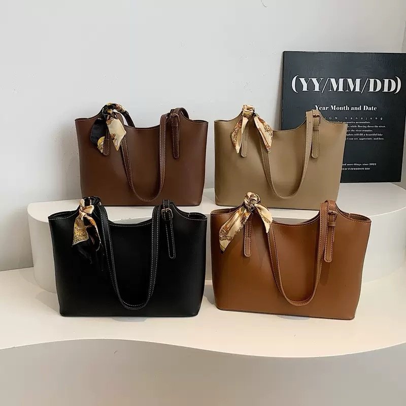 img_8271-2 TOLUWALASE QUALITY LEATHER TOTE BAG WITH SCARF - Image 1