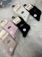 5PAIRS QUALITY PURE COTTON TEENAGER/ADULT FASHION SOCKS(Ember sales) - Image 3