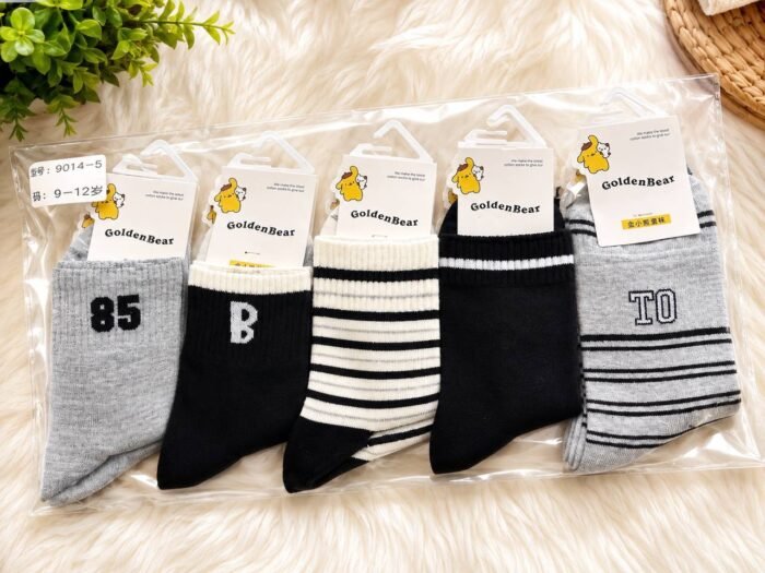 5PAIRS BEAUTIFUL FASHION SOCKS AGE 6-8(Ember 2026)RANDOM SELECTION - Image 4