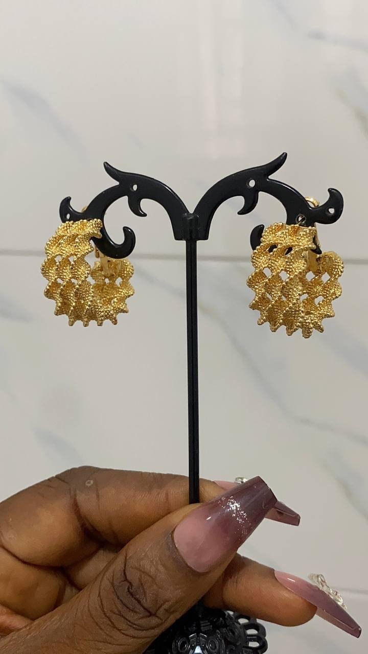 img_1746-2 QUALITY NON TARNISH SUNBELLE CLASSY EARRING DSG 11 - Image 1