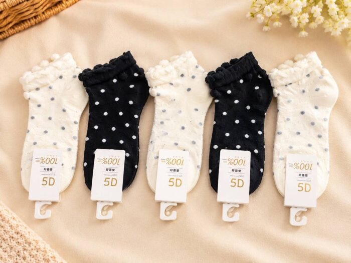 5PAIRS BEAUTIFUL FASHION SOCKS AGE 6-8(Ember 2026)RANDOM SELECTION - Image 2